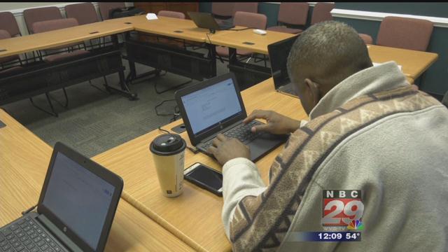 Community Members With Completed Jail Sentences Learn Digital Skills