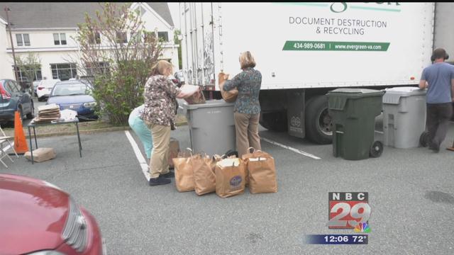 Volunteers Again Help Shred, Recycle Unwanted Papers